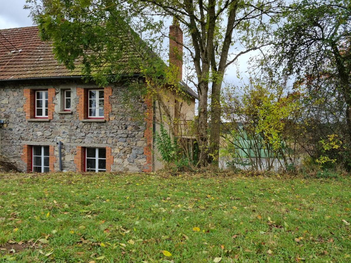 Le Montaurier Apartment Combrailles Exterior photo